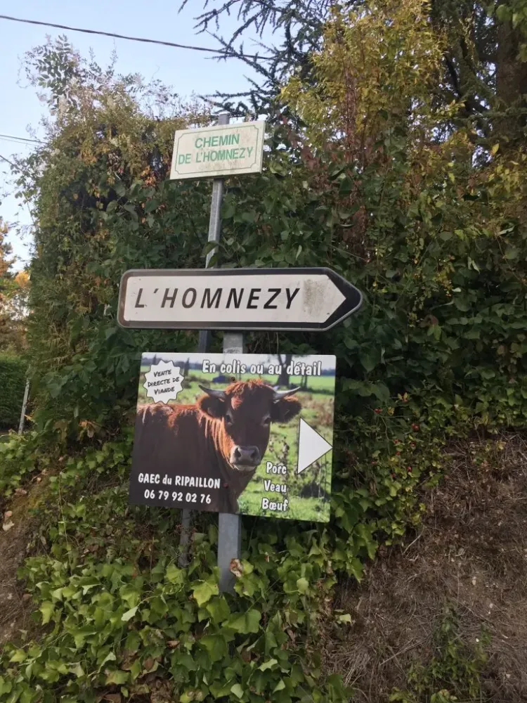 Panneaux directionnels à Veurey-Voroize